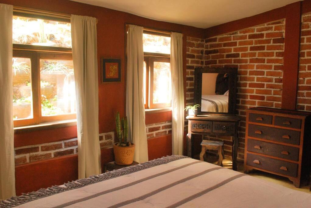 Hostal Casa 4 Estaciones, Coliving & Nature ซานกริสโตบัล เด ลาสกาซาส ภายนอก รูปภาพ