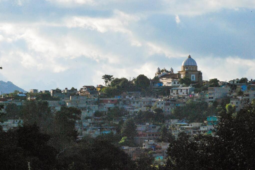 Hostal Casa 4 Estaciones, Coliving & Nature ซานกริสโตบัล เด ลาสกาซาส ภายนอก รูปภาพ